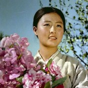如何评价电影《卖花姑娘》？