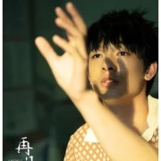 梁静茹演唱《再见，少年》同名主题曲失落青春里谢谢你做我的朋友