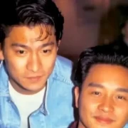 记者问张国荣：怎么评价刘德华？张国荣直言：刘德华是个“八嘎”