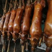 菲律宾长滩岛吃烤乳猪(长滩岛美食)